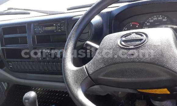 Buy Used Hino 300 Series White Truck in Beitbridge in Matabeleland South Buy Used Hino 300 Series White Truck in Beitbridge in Matabeleland South