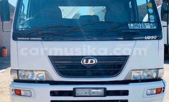 Nunua Ilio tumika Nissan UD Nyeupe Lori ndani ya Beitbridge nchini Matabeleland Kusini Nunua Ilio tumika Nissan UD Nyeupe Lori ndani ya Beitbridge nchini Matabeleland Kusini