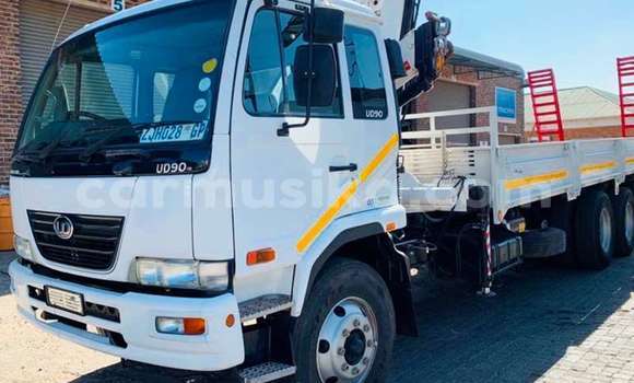 Nunua Ilio tumika Nissan UD Nyeupe Lori ndani ya Beitbridge nchini Matabeleland Kusini Nunua Ilio tumika Nissan UD Nyeupe Lori ndani ya Beitbridge nchini Matabeleland Kusini