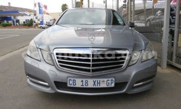 Buy Used Mercedes‒Benz E–Class Silver Car in Beitbridge in Matabeleland South Buy Used Mercedes‒Benz E–Class Silver Car in Beitbridge in Matabeleland South
