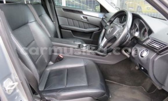 Buy Used Mercedes‒Benz E–Class Silver Car in Beitbridge in Matabeleland South Buy Used Mercedes‒Benz E–Class Silver Car in Beitbridge in Matabeleland South