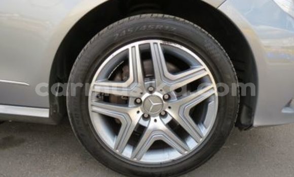 Buy Used Mercedes‒Benz E–Class Silver Car in Beitbridge in Matabeleland South Buy Used Mercedes‒Benz E–Class Silver Car in Beitbridge in Matabeleland South