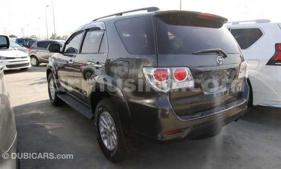 Acheter Import Voiture Toyota Fortuner Autre à Import - Dubai, Harare Acheter Import Voiture Toyota Fortuner Autre à Import - Dubai, Harare