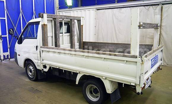 Buy Used Mazda Bongo White Car in Beitbridge in Matabeleland South Buy Used Mazda Bongo White Car in Beitbridge in Matabeleland South