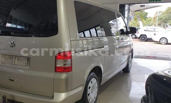 Acheter Occasion Voiture Volkswagen Caravelle Gris à Beitbridge, Matabeleland South Acheter Occasion Voiture Volkswagen Caravelle Gris à Beitbridge, Matabeleland South