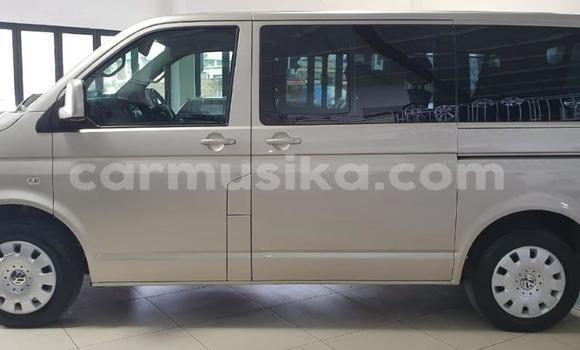 Acheter Occasion Voiture Volkswagen Caravelle Gris à Beitbridge, Matabeleland South Acheter Occasion Voiture Volkswagen Caravelle Gris à Beitbridge, Matabeleland South