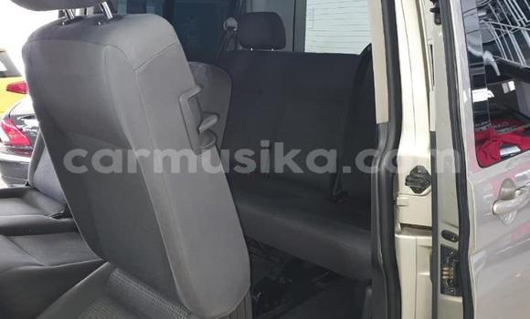 Acheter Occasion Voiture Volkswagen Caravelle Gris à Beitbridge, Matabeleland South Acheter Occasion Voiture Volkswagen Caravelle Gris à Beitbridge, Matabeleland South