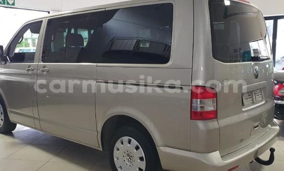 Acheter Occasion Voiture Volkswagen Caravelle Gris à Beitbridge, Matabeleland South Acheter Occasion Voiture Volkswagen Caravelle Gris à Beitbridge, Matabeleland South
