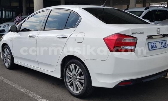 Acheter Occasion Voiture Honda Ballade Blanc à Beitbridge, Matabeleland South Acheter Occasion Voiture Honda Ballade Blanc à Beitbridge, Matabeleland South
