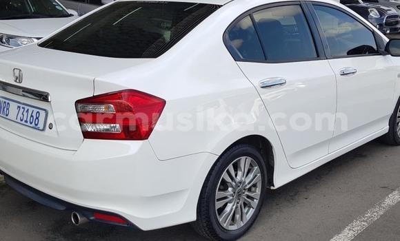 Acheter Occasion Voiture Honda Ballade Blanc à Beitbridge, Matabeleland South Acheter Occasion Voiture Honda Ballade Blanc à Beitbridge, Matabeleland South