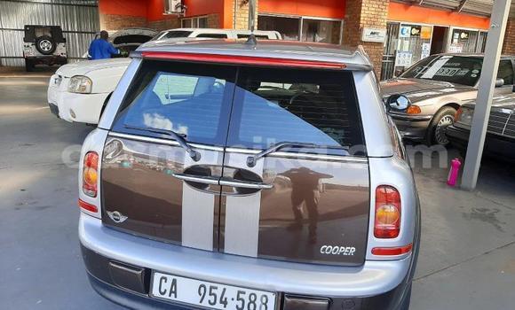 Acheter Occasion Voiture MINI Hatch Beige à Beitbridge, Matabeleland South Acheter Occasion Voiture MINI Hatch Beige à Beitbridge, Matabeleland South