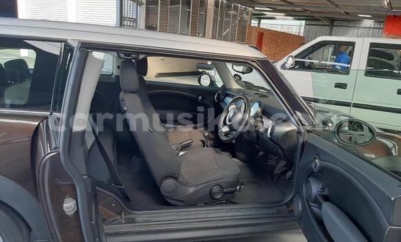 Acheter Occasion Voiture MINI Hatch Beige à Beitbridge, Matabeleland South Acheter Occasion Voiture MINI Hatch Beige à Beitbridge, Matabeleland South