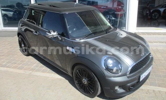Nunua Ilio tumika MINI Hatch Beige Gari ndani ya Beitbridge nchini Matabeleland Kusini Nunua Ilio tumika MINI Hatch Beige Gari ndani ya Beitbridge nchini Matabeleland Kusini