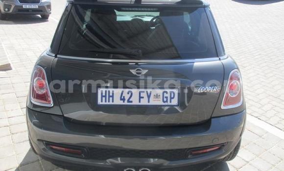 Nunua Ilio tumika MINI Hatch Beige Gari ndani ya Beitbridge nchini Matabeleland Kusini Nunua Ilio tumika MINI Hatch Beige Gari ndani ya Beitbridge nchini Matabeleland Kusini