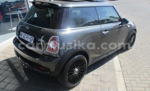 Nunua Ilio tumika MINI Hatch Beige Gari ndani ya Beitbridge nchini Matabeleland Kusini Nunua Ilio tumika MINI Hatch Beige Gari ndani ya Beitbridge nchini Matabeleland Kusini