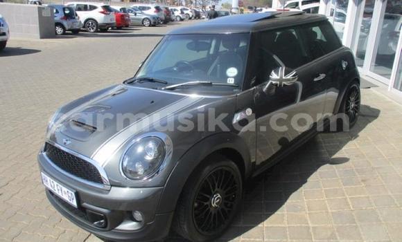 Nunua Ilio tumika MINI Hatch Beige Gari ndani ya Beitbridge nchini Matabeleland Kusini Nunua Ilio tumika MINI Hatch Beige Gari ndani ya Beitbridge nchini Matabeleland Kusini