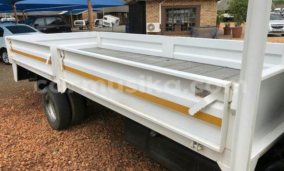 Buy Used Toyota Dyna White Truck in Beitbridge in Matabeleland South Buy Used Toyota Dyna White Truck in Beitbridge in Matabeleland South