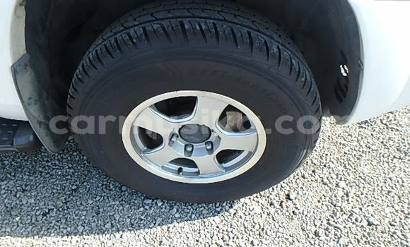 Acheter Occasion Voiture Toyota Surf Blanc à Beitbridge, Matabeleland South Acheter Occasion Voiture Toyota Surf Blanc à Beitbridge, Matabeleland South