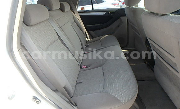 Acheter Occasion Voiture Toyota Surf Blanc à Beitbridge, Matabeleland South Acheter Occasion Voiture Toyota Surf Blanc à Beitbridge, Matabeleland South