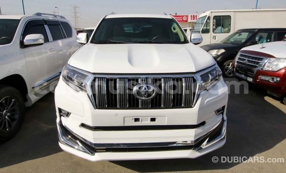 Acheter Import Voiture Toyota Prado Blanc à Import - Dubai, Harare Acheter Import Voiture Toyota Prado Blanc à Import - Dubai, Harare