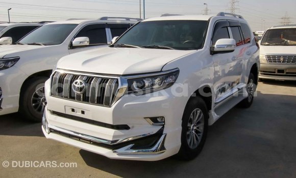 Acheter Import Voiture Toyota Prado Blanc à Import - Dubai, Harare Acheter Import Voiture Toyota Prado Blanc à Import - Dubai, Harare