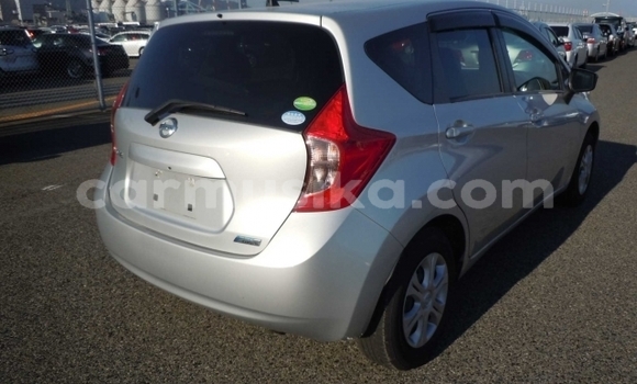 Nunua Ilio tumika Nissan Note Fedha Gari ndani ya Beitbridge nchini Matabeleland Kusini Nunua Ilio tumika Nissan Note Fedha Gari ndani ya Beitbridge nchini Matabeleland Kusini