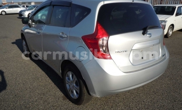 Nunua Ilio tumika Nissan Note Fedha Gari ndani ya Beitbridge nchini Matabeleland Kusini Nunua Ilio tumika Nissan Note Fedha Gari ndani ya Beitbridge nchini Matabeleland Kusini