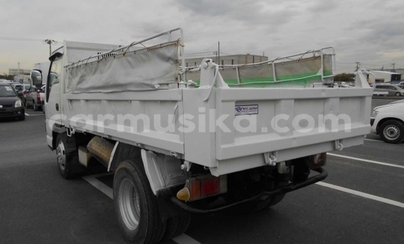 Nunua Ilio tumika Isuzu Elf Nyeupe Lori ndani ya Beitbridge nchini Matabeleland Kusini Nunua Ilio tumika Isuzu Elf Nyeupe Lori ndani ya Beitbridge nchini Matabeleland Kusini