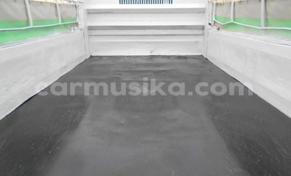 Nunua Ilio tumika Isuzu Elf Nyeupe Lori ndani ya Beitbridge nchini Matabeleland Kusini Nunua Ilio tumika Isuzu Elf Nyeupe Lori ndani ya Beitbridge nchini Matabeleland Kusini