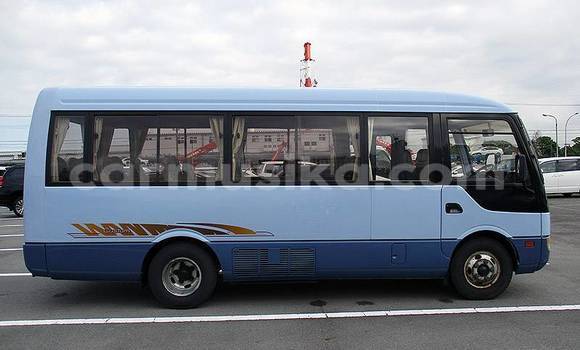 Nunua Ilio tumika Mitsubishi Mirage Bluu Gari ndani ya Beitbridge nchini Matabeleland Kusini Nunua Ilio tumika Mitsubishi Mirage Bluu Gari ndani ya Beitbridge nchini Matabeleland Kusini