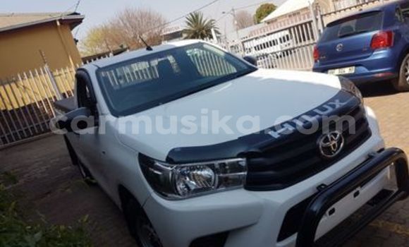 Acheter Occasion Voiture Toyota Hilux Blanc à Beitbridge, Matabeleland South Acheter Occasion Voiture Toyota Hilux Blanc à Beitbridge, Matabeleland South