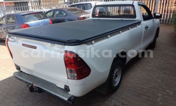 Acheter Occasion Voiture Toyota Hilux Blanc à Beitbridge, Matabeleland South Acheter Occasion Voiture Toyota Hilux Blanc à Beitbridge, Matabeleland South