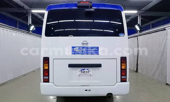 Acheter Occasion Voiture Nissan Serena Blanc à Beitbridge, Matabeleland South Acheter Occasion Voiture Nissan Serena Blanc à Beitbridge, Matabeleland South