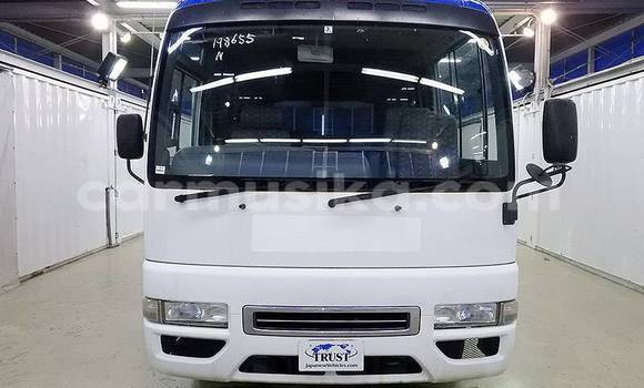 Acheter Occasion Voiture Nissan Serena Blanc à Beitbridge, Matabeleland South Acheter Occasion Voiture Nissan Serena Blanc à Beitbridge, Matabeleland South