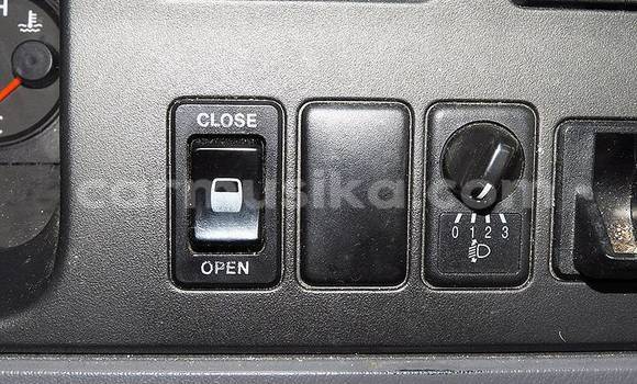 Acheter Occasion Voiture Nissan Serena Blanc à Beitbridge, Matabeleland South Acheter Occasion Voiture Nissan Serena Blanc à Beitbridge, Matabeleland South