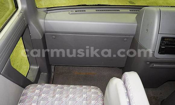 Acheter Occasion Voiture Nissan Serena Blanc à Beitbridge, Matabeleland South Acheter Occasion Voiture Nissan Serena Blanc à Beitbridge, Matabeleland South