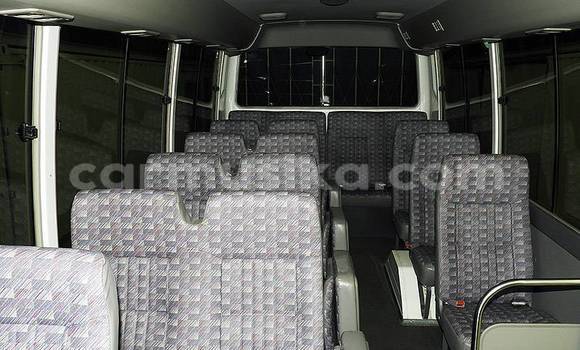 Acheter Occasion Voiture Nissan Serena Blanc à Beitbridge, Matabeleland South Acheter Occasion Voiture Nissan Serena Blanc à Beitbridge, Matabeleland South