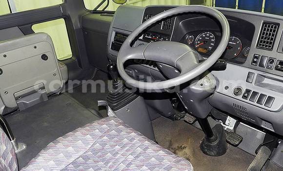 Acheter Occasion Voiture Nissan Serena Blanc à Beitbridge, Matabeleland South Acheter Occasion Voiture Nissan Serena Blanc à Beitbridge, Matabeleland South