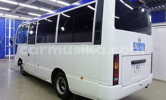 Acheter Occasion Voiture Nissan Serena Blanc à Beitbridge, Matabeleland South Acheter Occasion Voiture Nissan Serena Blanc à Beitbridge, Matabeleland South