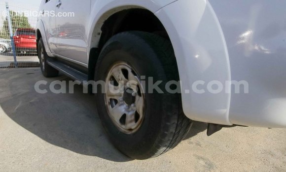 Acheter Import Voiture Toyota Fortuner Blanc à Import - Dubai, Harare Acheter Import Voiture Toyota Fortuner Blanc à Import - Dubai, Harare