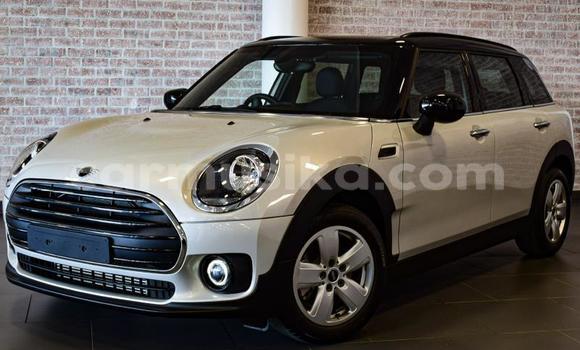 Nunua Ilio tumika MINI Clubman Nyeupe Gari ndani ya Beitbridge nchini Matabeleland Kusini Nunua Ilio tumika MINI Clubman Nyeupe Gari ndani ya Beitbridge nchini Matabeleland Kusini