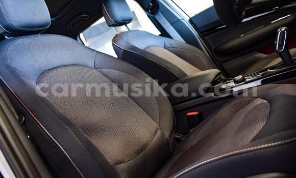 Nunua Ilio tumika MINI Clubman Nyeupe Gari ndani ya Beitbridge nchini Matabeleland Kusini Nunua Ilio tumika MINI Clubman Nyeupe Gari ndani ya Beitbridge nchini Matabeleland Kusini