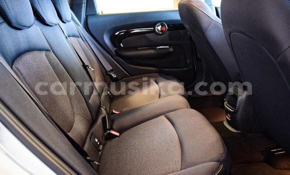 Nunua Ilio tumika MINI Clubman Nyeupe Gari ndani ya Beitbridge nchini Matabeleland Kusini Nunua Ilio tumika MINI Clubman Nyeupe Gari ndani ya Beitbridge nchini Matabeleland Kusini