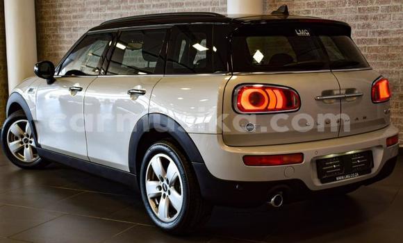 Nunua Ilio tumika MINI Clubman Nyeupe Gari ndani ya Beitbridge nchini Matabeleland Kusini Nunua Ilio tumika MINI Clubman Nyeupe Gari ndani ya Beitbridge nchini Matabeleland Kusini