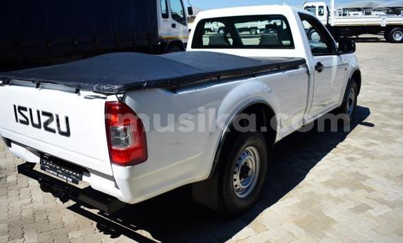 Acheter Occasion Voiture Isuzu KB Blanc à Beitbridge, Matabeleland South Acheter Occasion Voiture Isuzu KB Blanc à Beitbridge, Matabeleland South