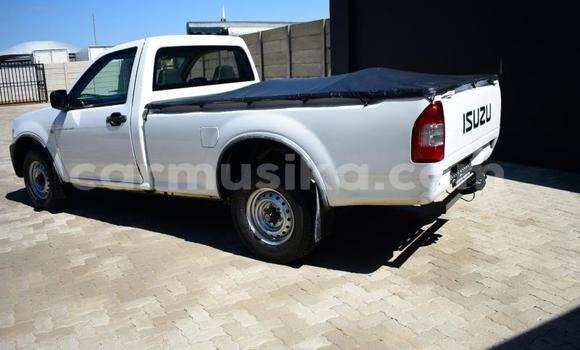 Acheter Occasion Voiture Isuzu KB Blanc à Beitbridge, Matabeleland South Acheter Occasion Voiture Isuzu KB Blanc à Beitbridge, Matabeleland South