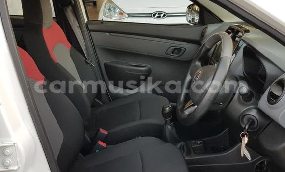 Acheter Occasion Voiture Renault KWID Blanc à Beitbridge, Matabeleland South Acheter Occasion Voiture Renault KWID Blanc à Beitbridge, Matabeleland South