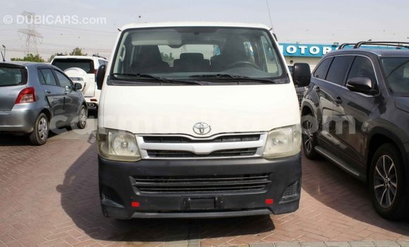 Acheter Import Voiture Toyota Hiace Blanc à Import - Dubai, Harare Acheter Import Voiture Toyota Hiace Blanc à Import - Dubai, Harare