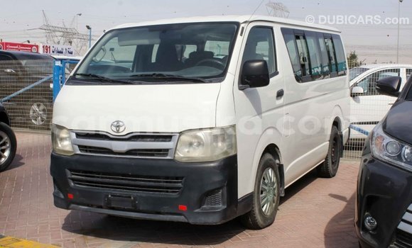 Acheter Import Voiture Toyota Hiace Blanc à Import - Dubai, Harare Acheter Import Voiture Toyota Hiace Blanc à Import - Dubai, Harare