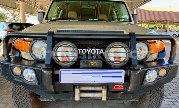 Buy Used Toyota Land Cruiser Brown Car in Beitbridge in Matabeleland South Buy Used Toyota Land Cruiser Brown Car in Beitbridge in Matabeleland South